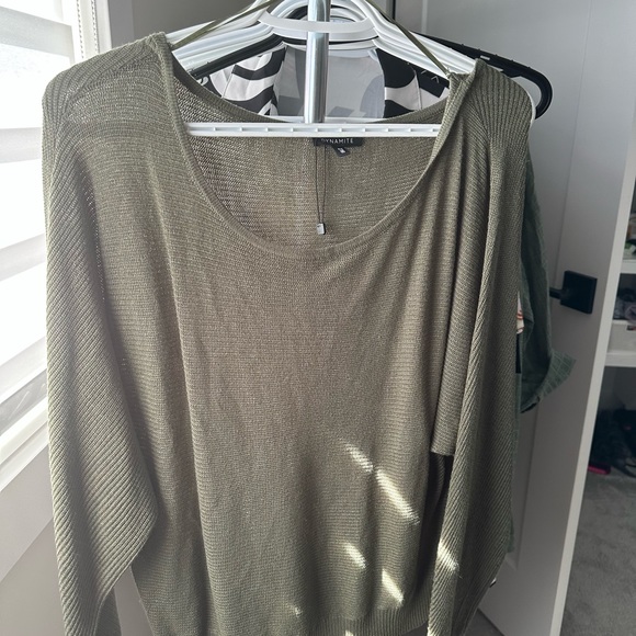 Green sweater - Picture 2 of 2